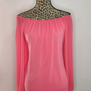 SENES Off-Shoulder Pleated-Sleeve Tunic in Bright Pink
